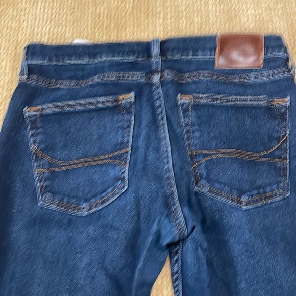 NWOT Hollister size 32x34 dark blue jeans straight cut - Picture 6 of 10